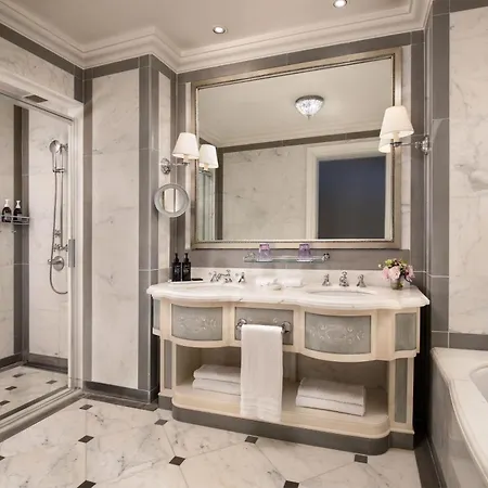 The St. Regis 5*
