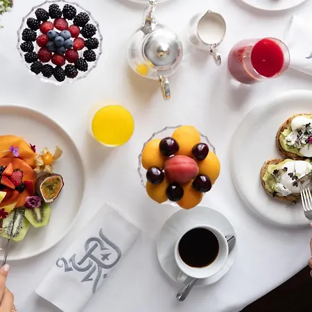 The St. Regis Отель