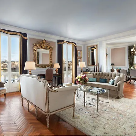 The St. Regis Szálloda 5*