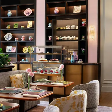 The St. Regis Отель