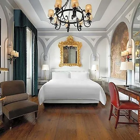 The St. Regis 5*