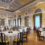 The St. Regis 5* Florens